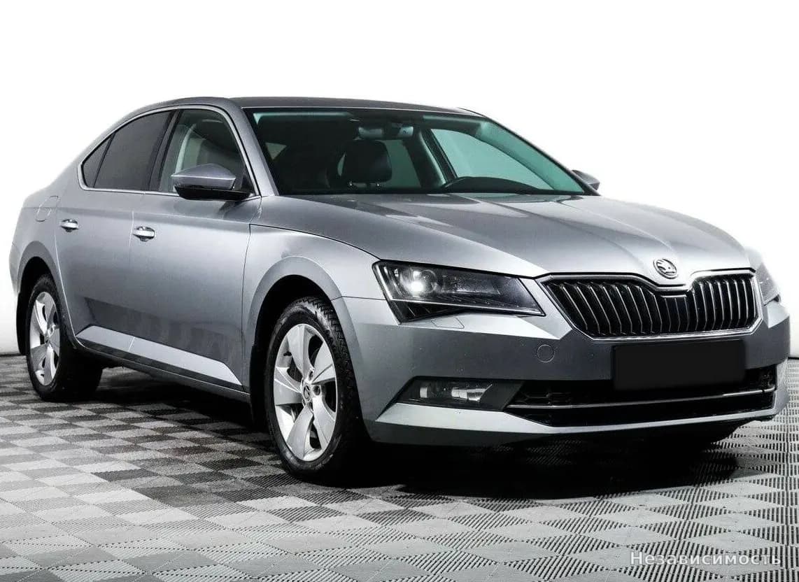Skoda Superb 2017 с пробегом — фото 3