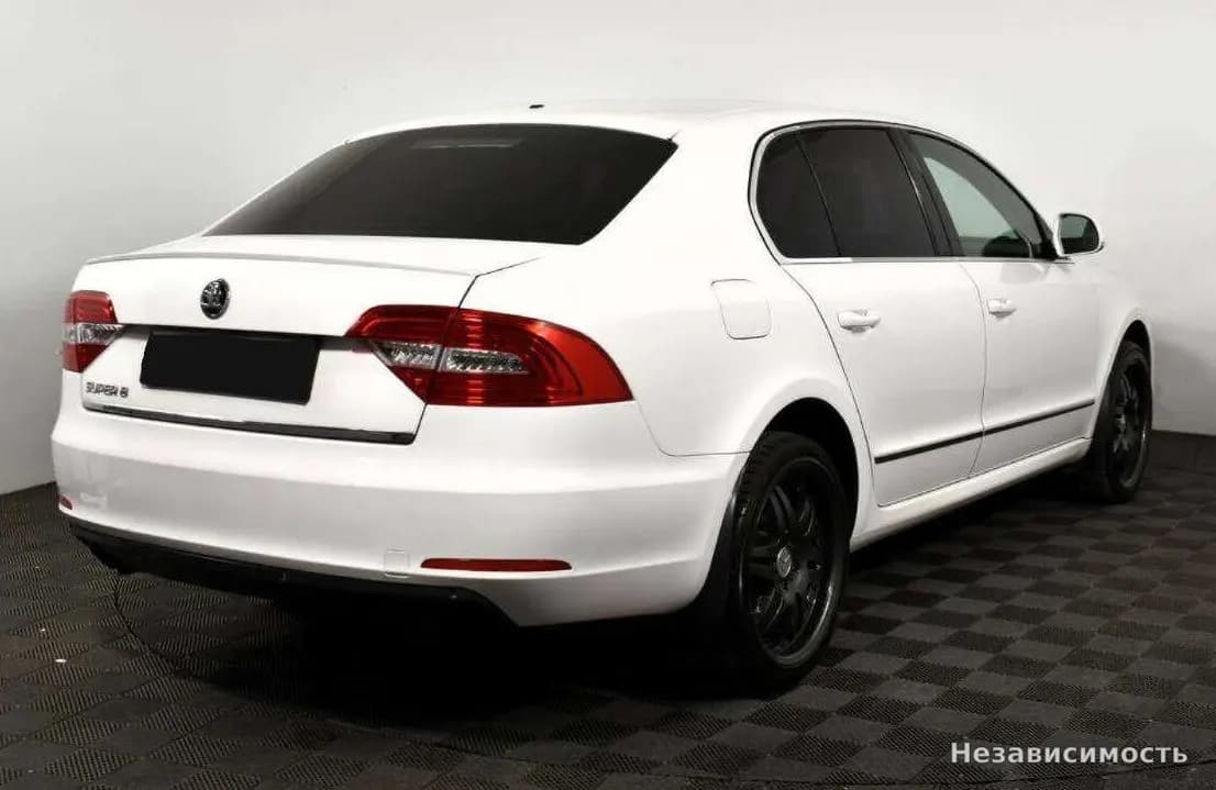 Skoda Superb 2015 с пробегом — фото 3