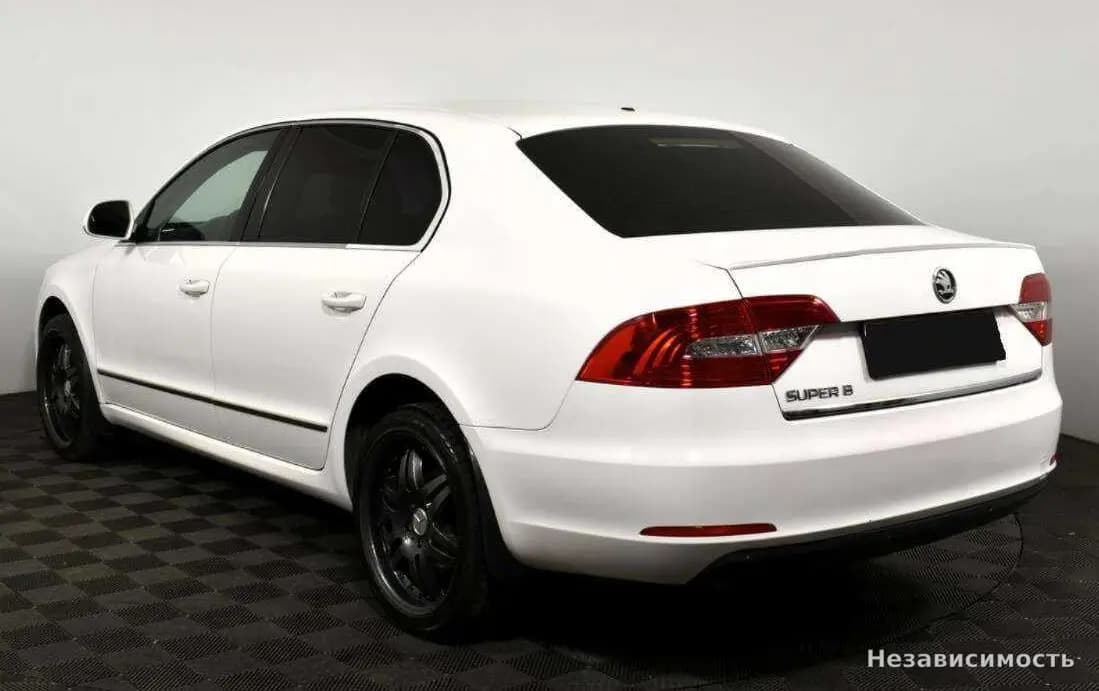 Skoda Superb 2015 с пробегом — фото 4