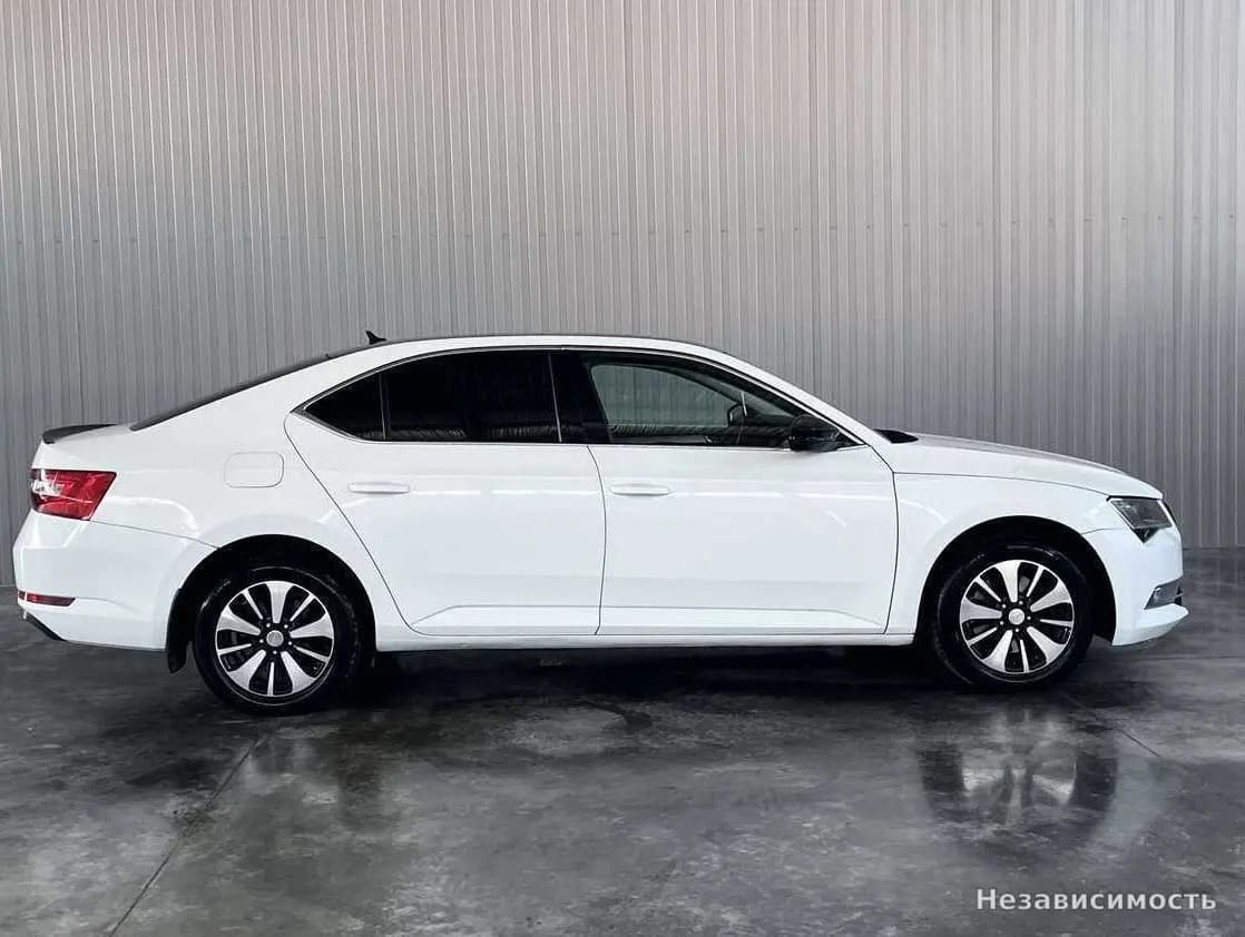 Skoda Superb 2015 с пробегом — фото 4