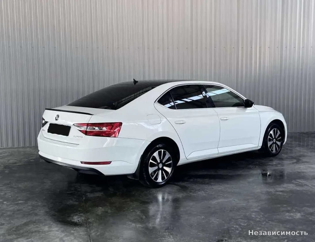 Skoda Superb 2015 с пробегом — фото 5