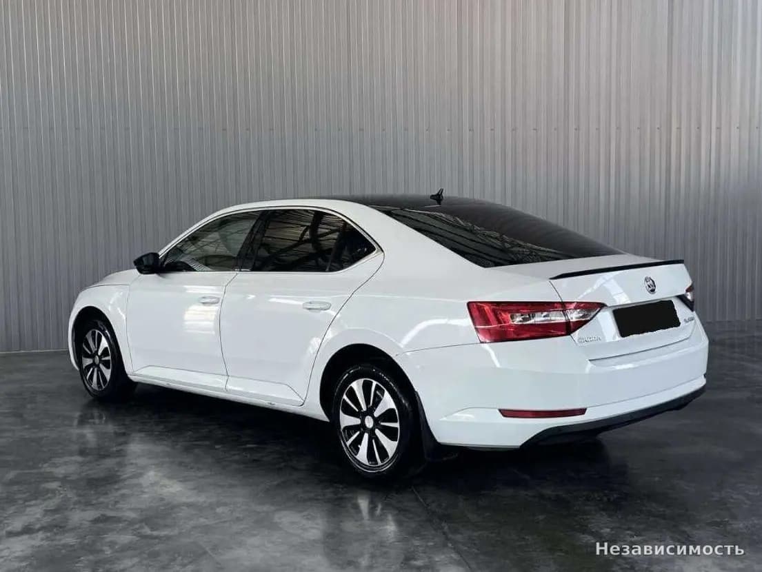 Skoda Superb 2015 с пробегом — фото 7