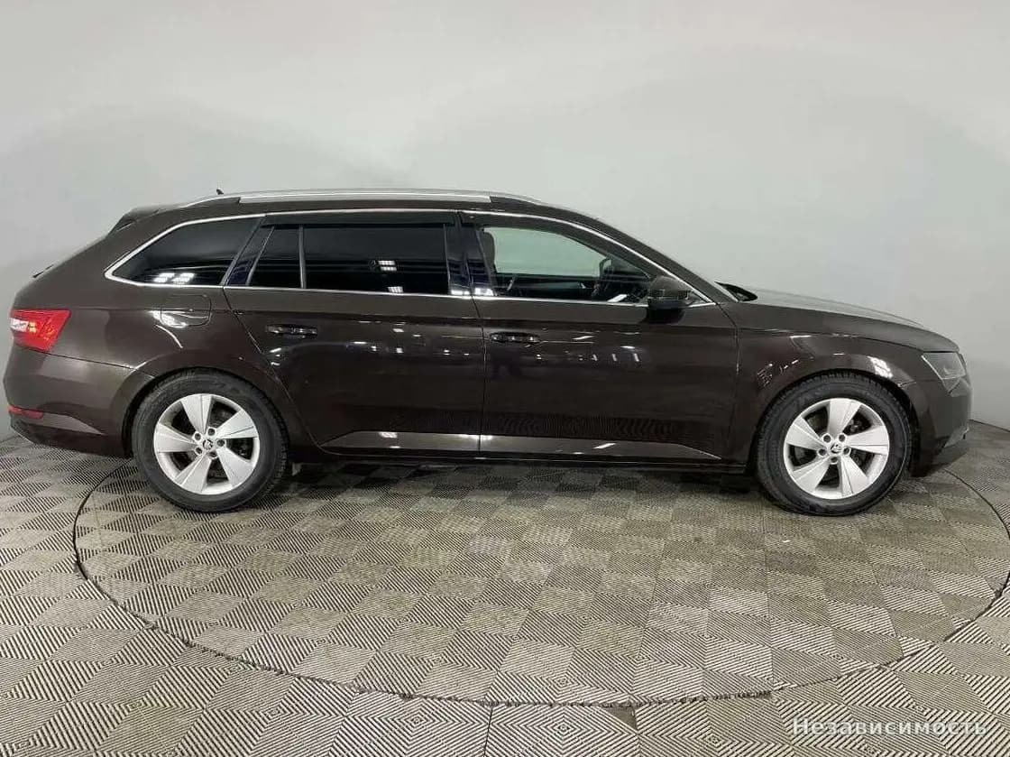Skoda Superb 2016 с пробегом — фото 3