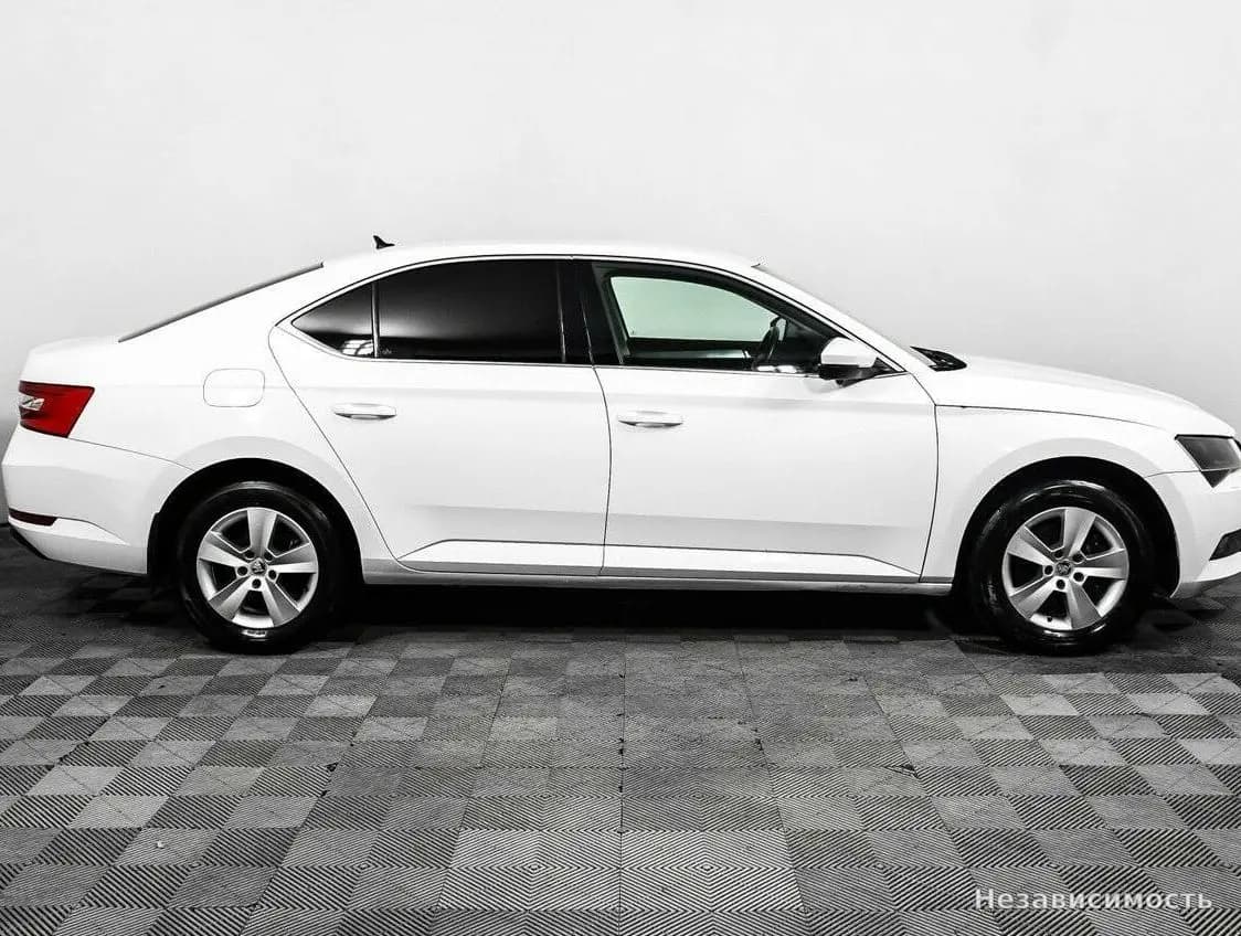 Skoda Superb 2016 с пробегом — фото 4