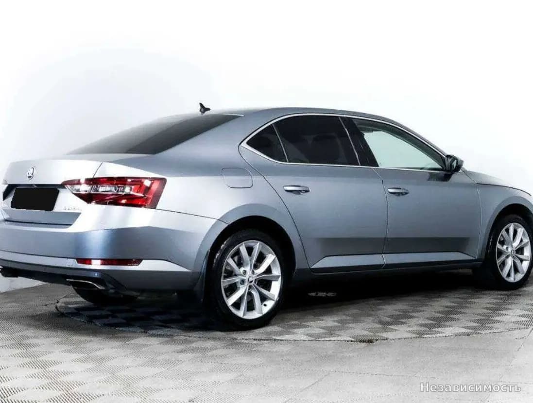 Skoda Superb 2019 с пробегом — фото 3