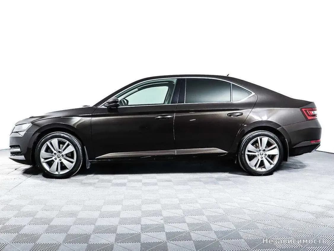Skoda Superb 2021 с пробегом — фото 8