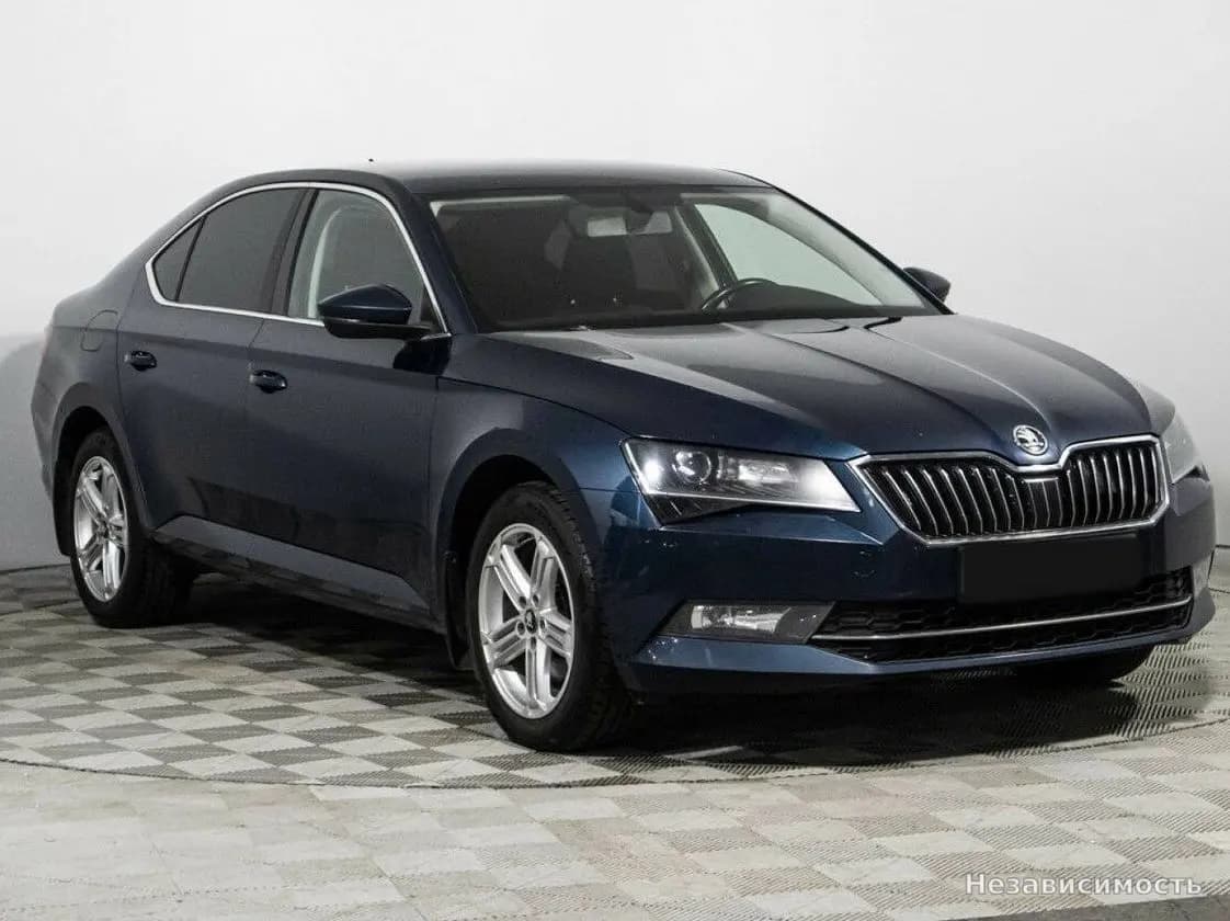 Skoda Superb 2015 с пробегом — фото 3