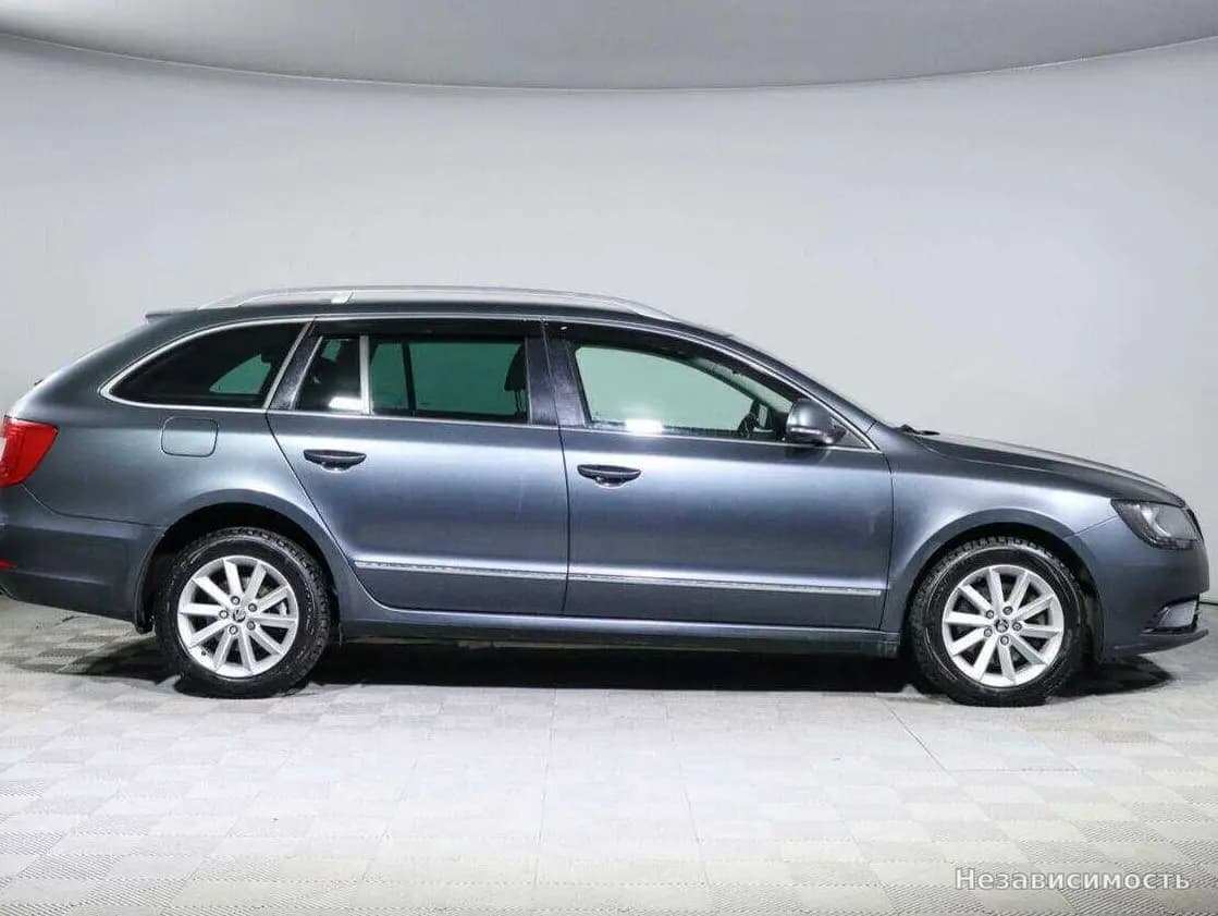 Skoda Superb 2013 с пробегом — фото 4
