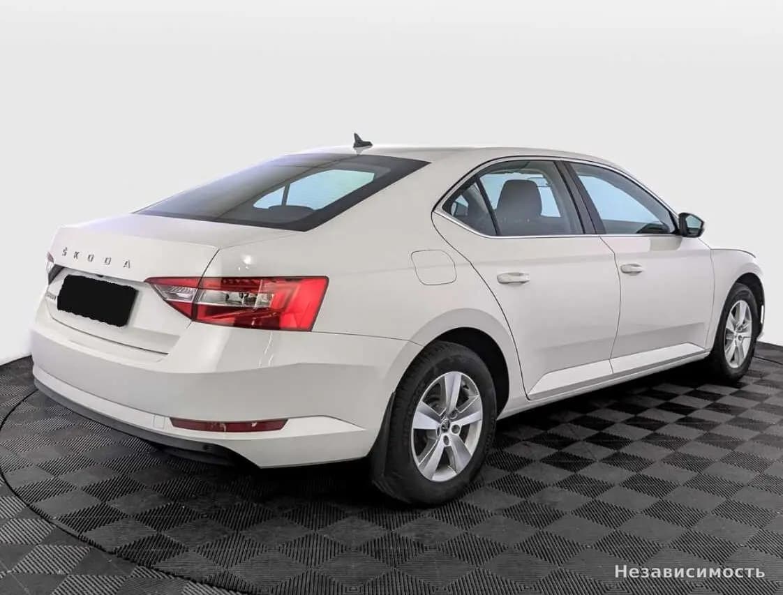 Skoda Superb 2021 с пробегом — фото 5