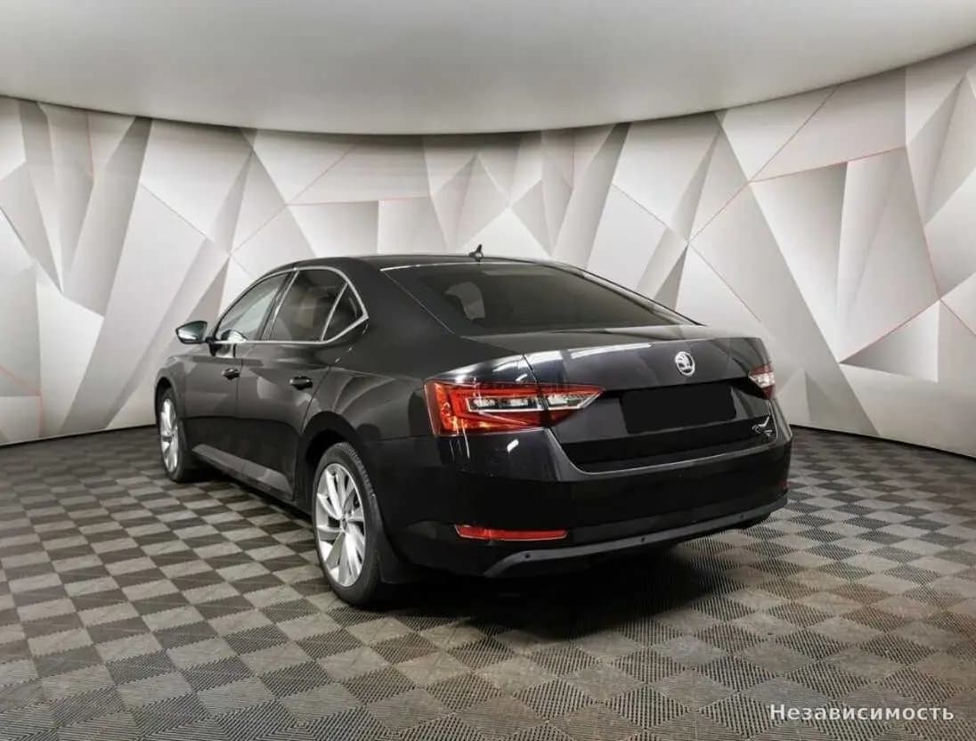 Skoda Superb 2017 с пробегом — фото 4