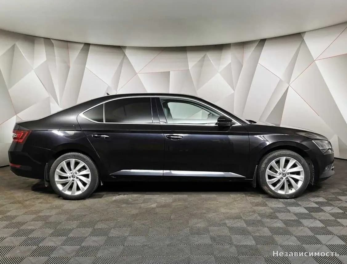 Skoda Superb 2017 с пробегом — фото 6