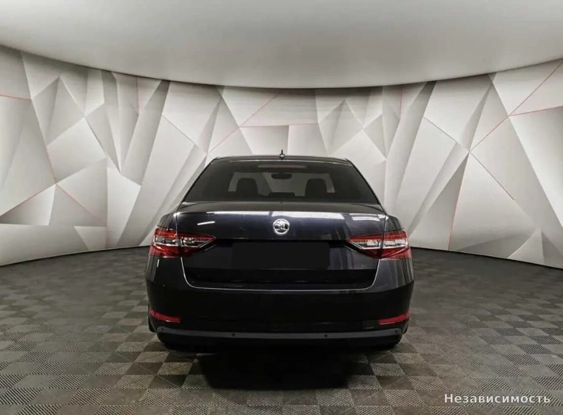 Skoda Superb 2017 с пробегом — фото 8
