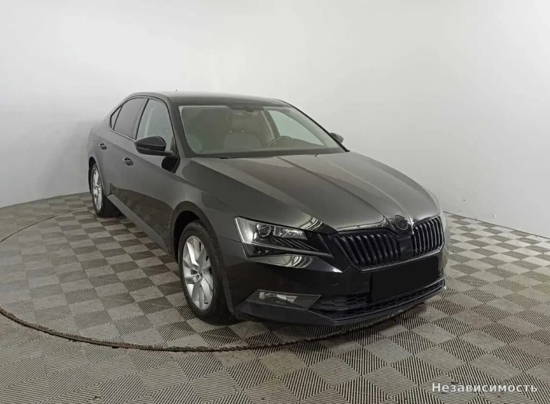 Skoda Superb 2018 с пробегом — фото 3