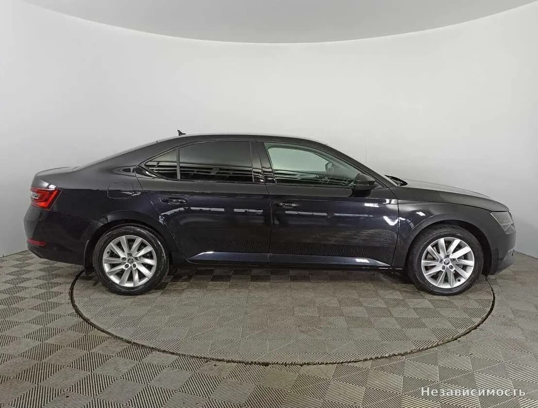 Skoda Superb 2018 с пробегом — фото 4