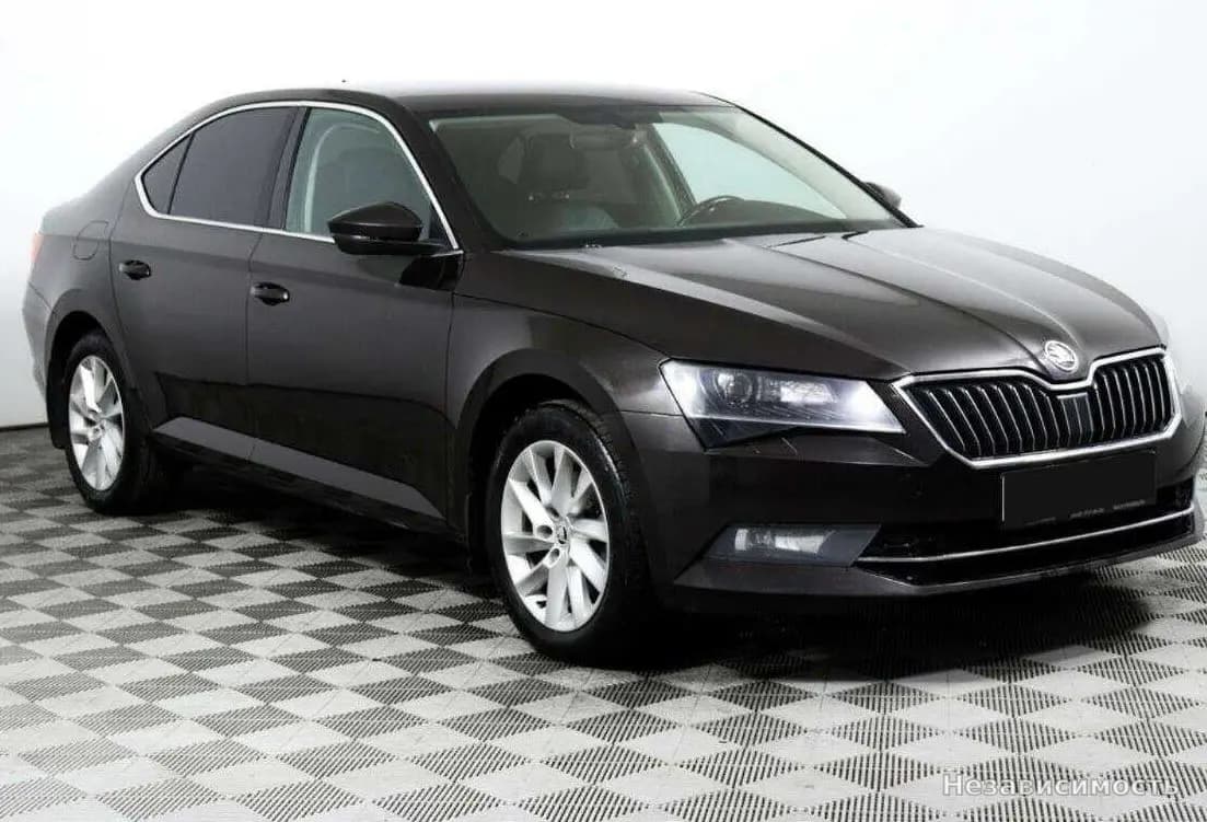 Skoda Superb 2015 с пробегом — фото 3