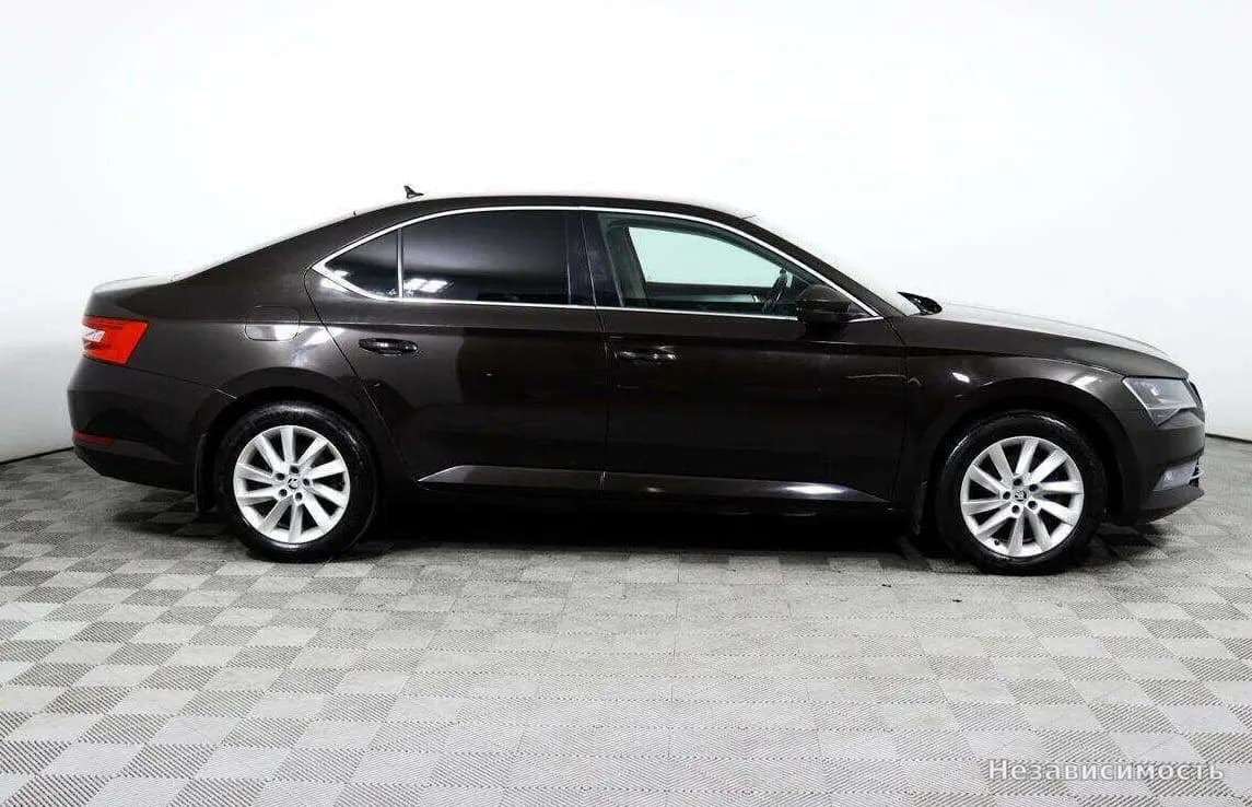 Skoda Superb 2015 с пробегом — фото 4
