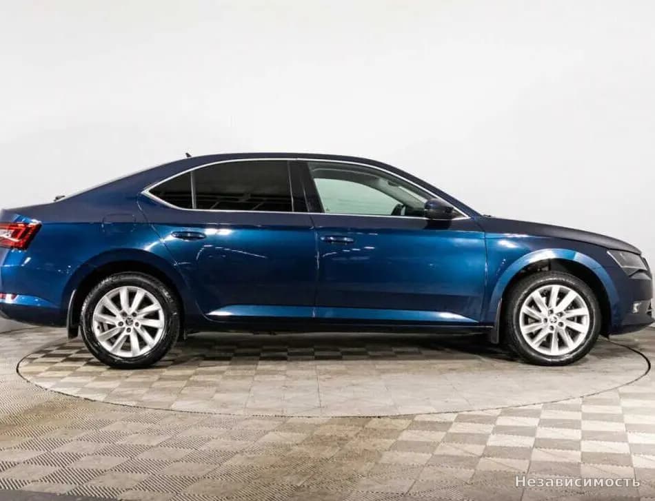 Skoda Superb 2018 с пробегом — фото 4
