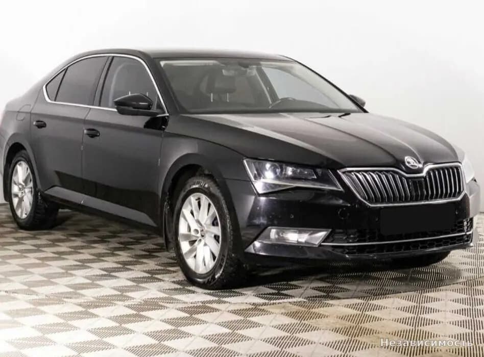 Skoda Superb 2017 с пробегом — фото 3