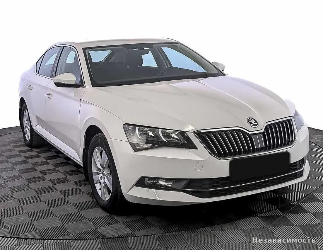 Skoda Superb 2017 с пробегом — фото 3