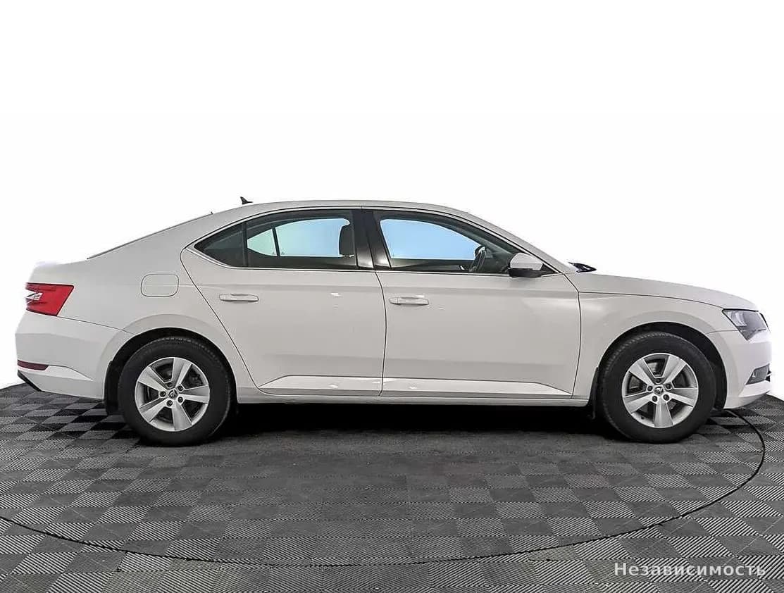 Skoda Superb 2017 с пробегом — фото 4