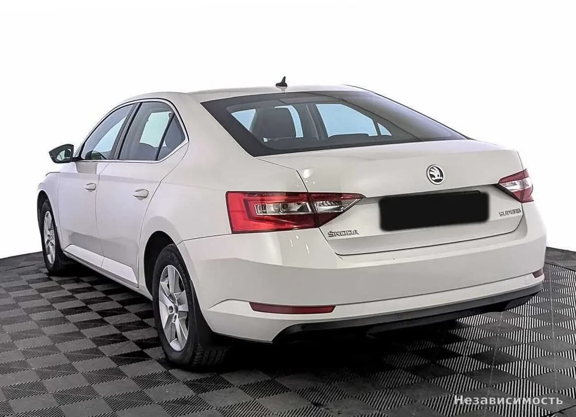Skoda Superb 2017 с пробегом — фото 7