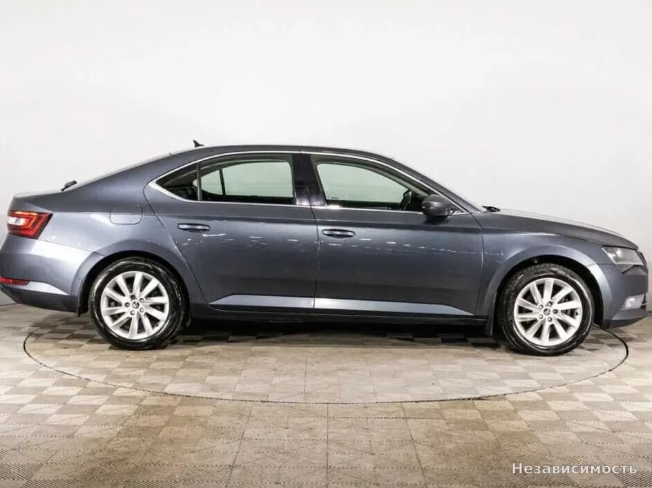 Skoda Superb 2018 с пробегом — фото 4