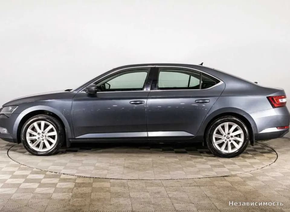 Skoda Superb 2018 с пробегом — фото 8