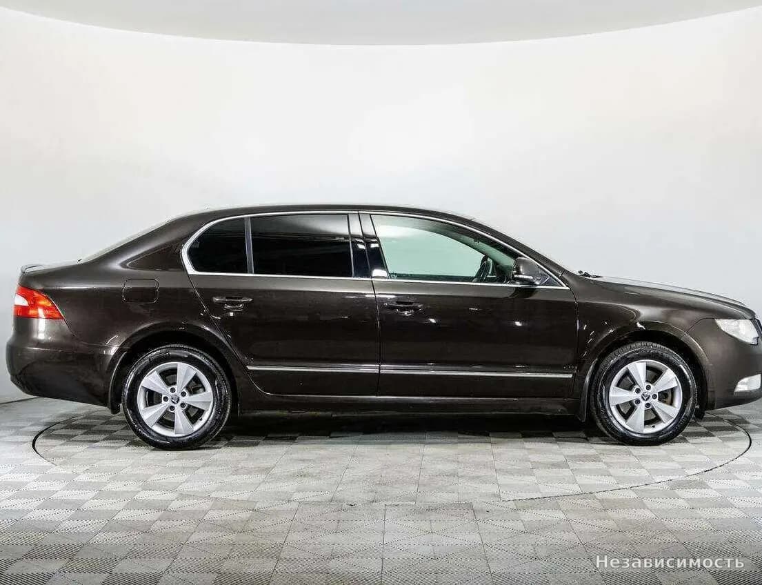 Skoda Superb 2012 с пробегом — фото 4