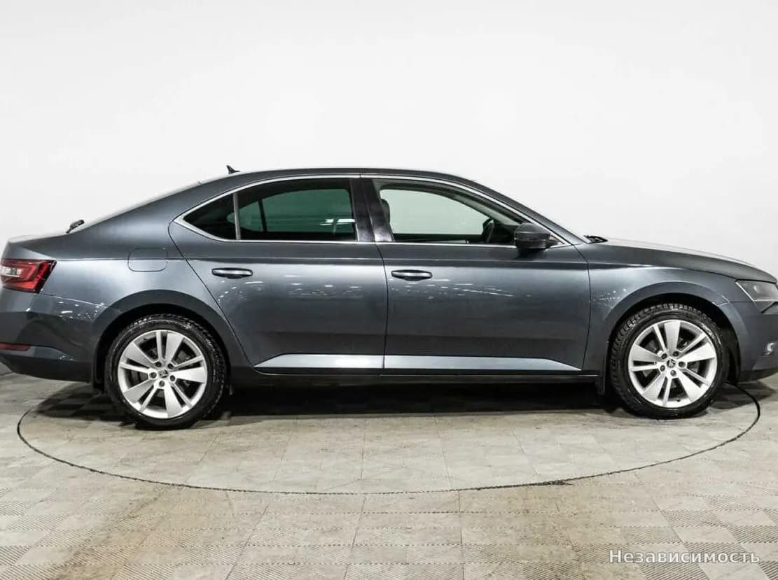 Skoda Superb 2019 с пробегом — фото 4