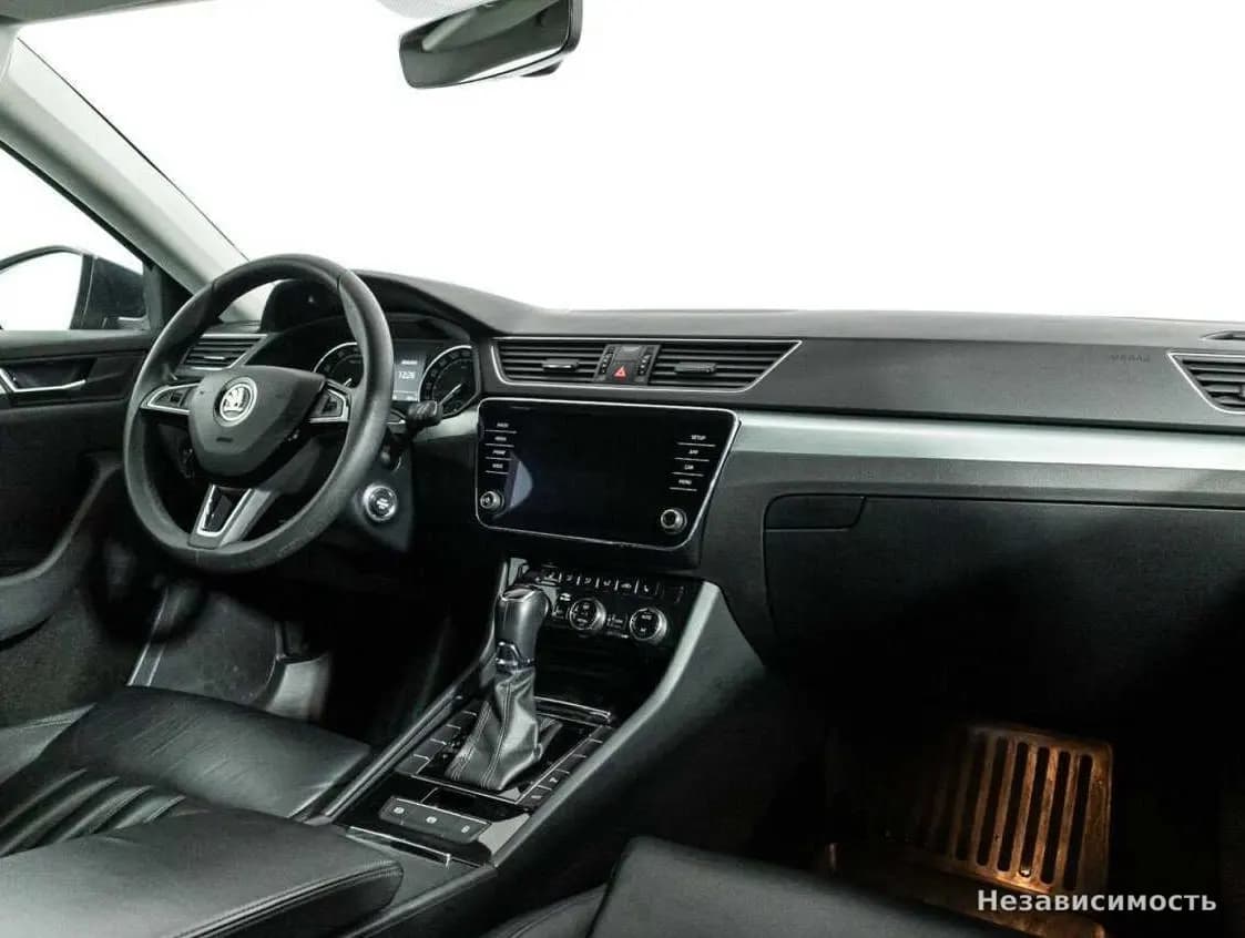 Skoda Superb 2019 с пробегом — фото 9