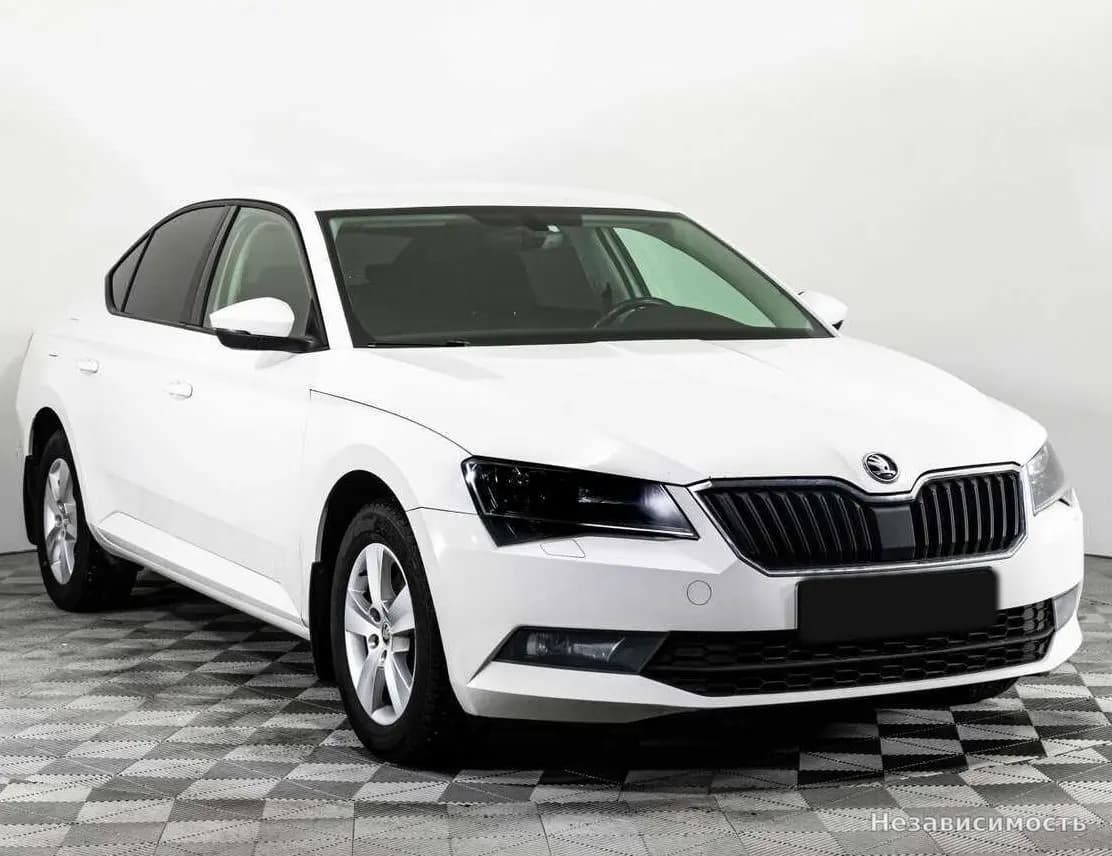 Skoda Superb 2018 с пробегом — фото 3