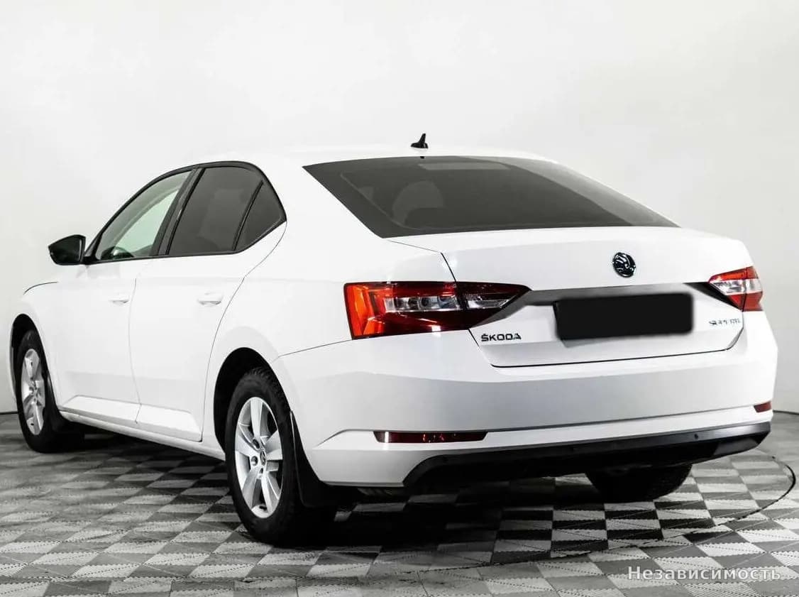 Skoda Superb 2018 с пробегом — фото 6