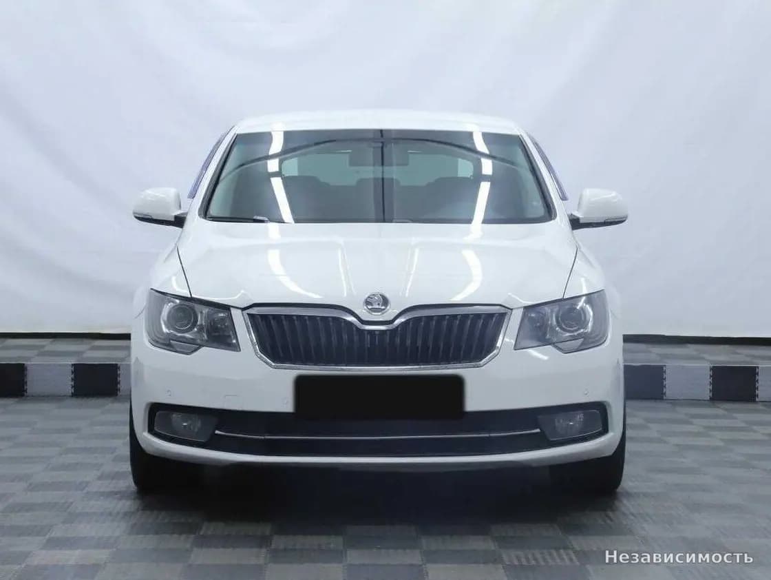 Skoda Superb 2013 с пробегом — фото 2