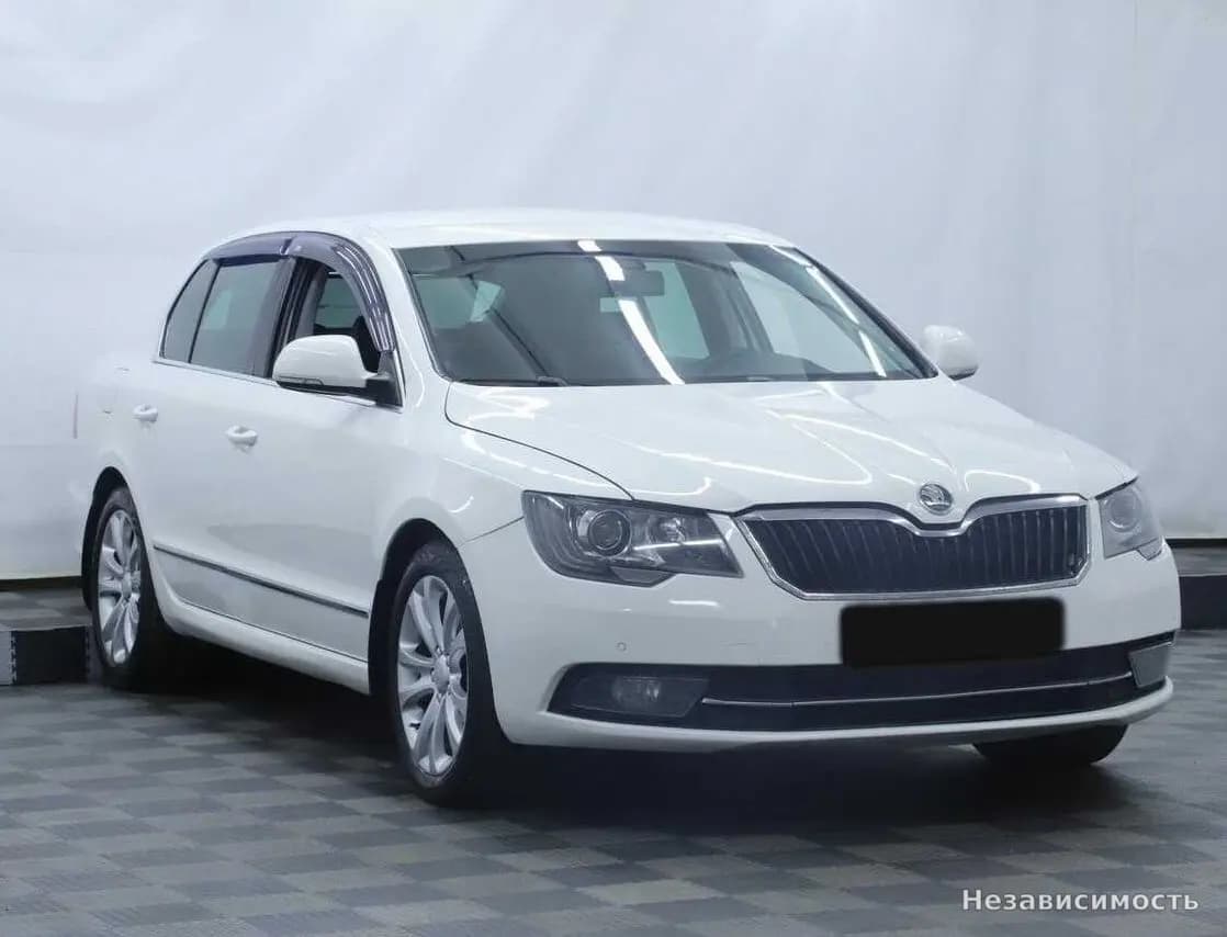 Skoda Superb 2013 с пробегом — фото 3