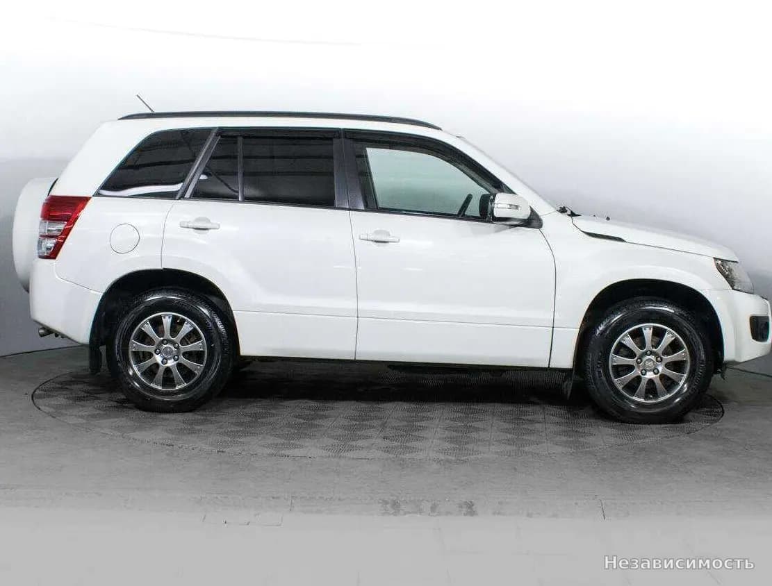 Suzuki Grand Vitara 2012 с пробегом — фото 3