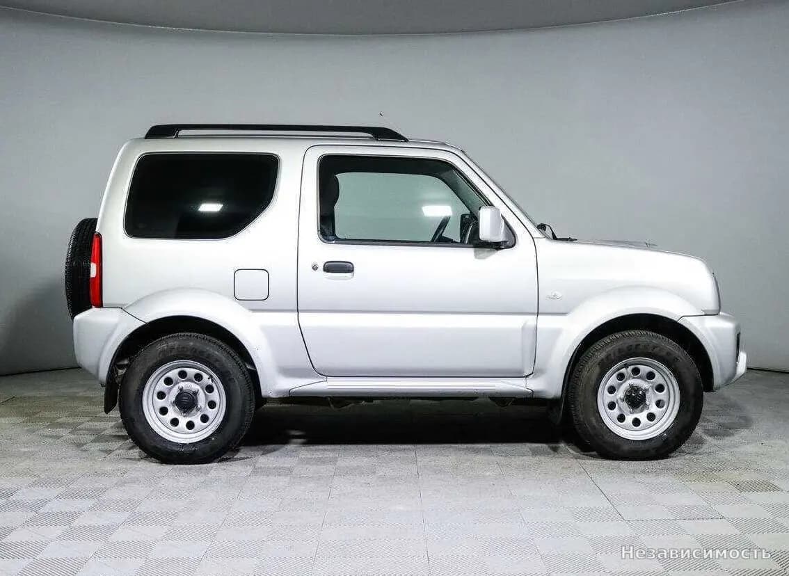 Suzuki Jimny 2018 с пробегом — фото 4
