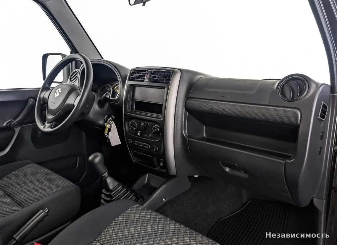 Suzuki Jimny 2017 с пробегом — фото 9