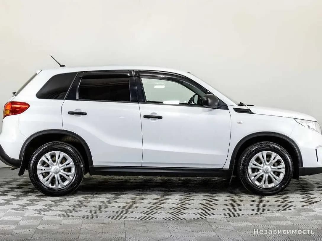 Suzuki Vitara 2017 с пробегом — фото 4