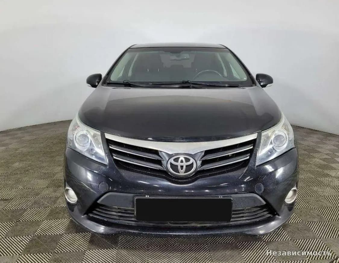 Toyota Avensis 2012 с пробегом — фото 2