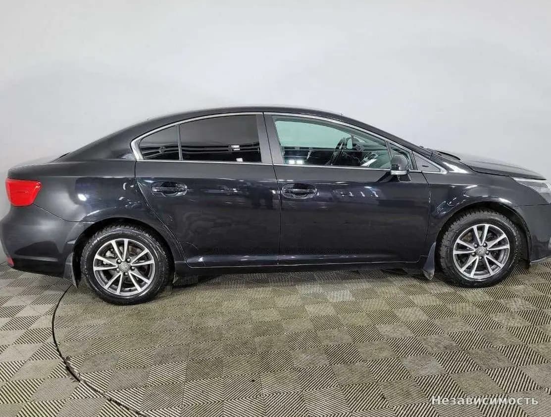 Toyota Avensis 2012 с пробегом — фото 4