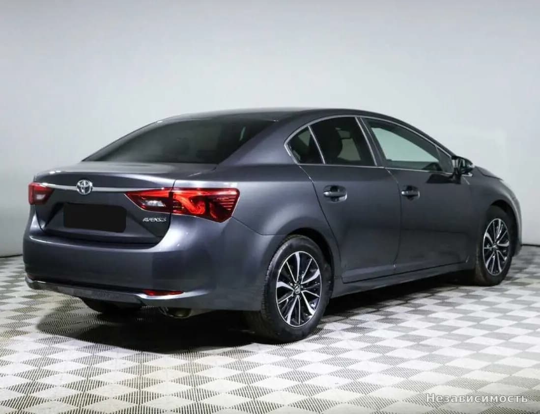 Toyota Avensis 2018 с пробегом — фото 3