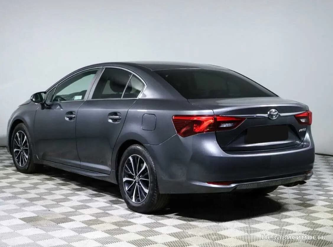 Toyota Avensis 2018 с пробегом — фото 5