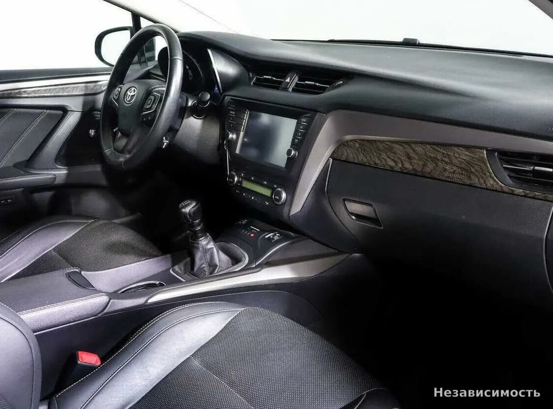 Toyota Avensis 2018 с пробегом — фото 6