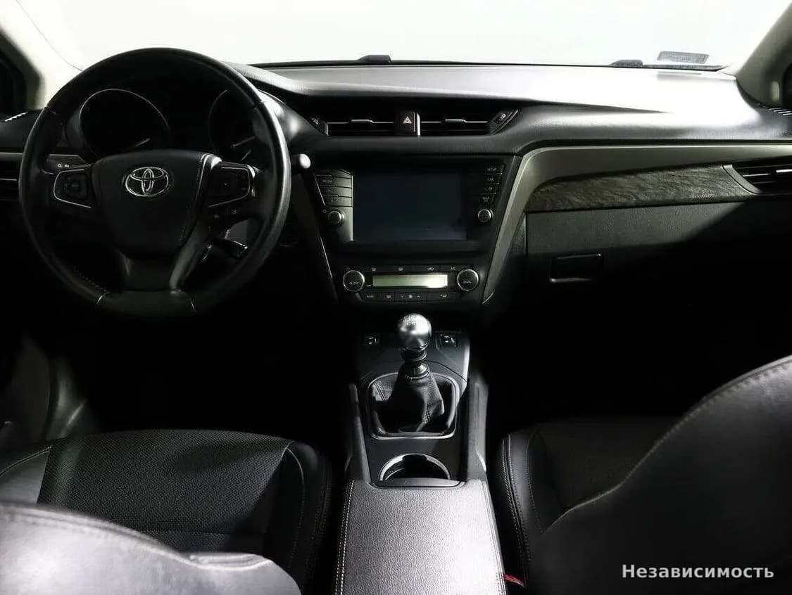 Toyota Avensis 2018 с пробегом — фото 9