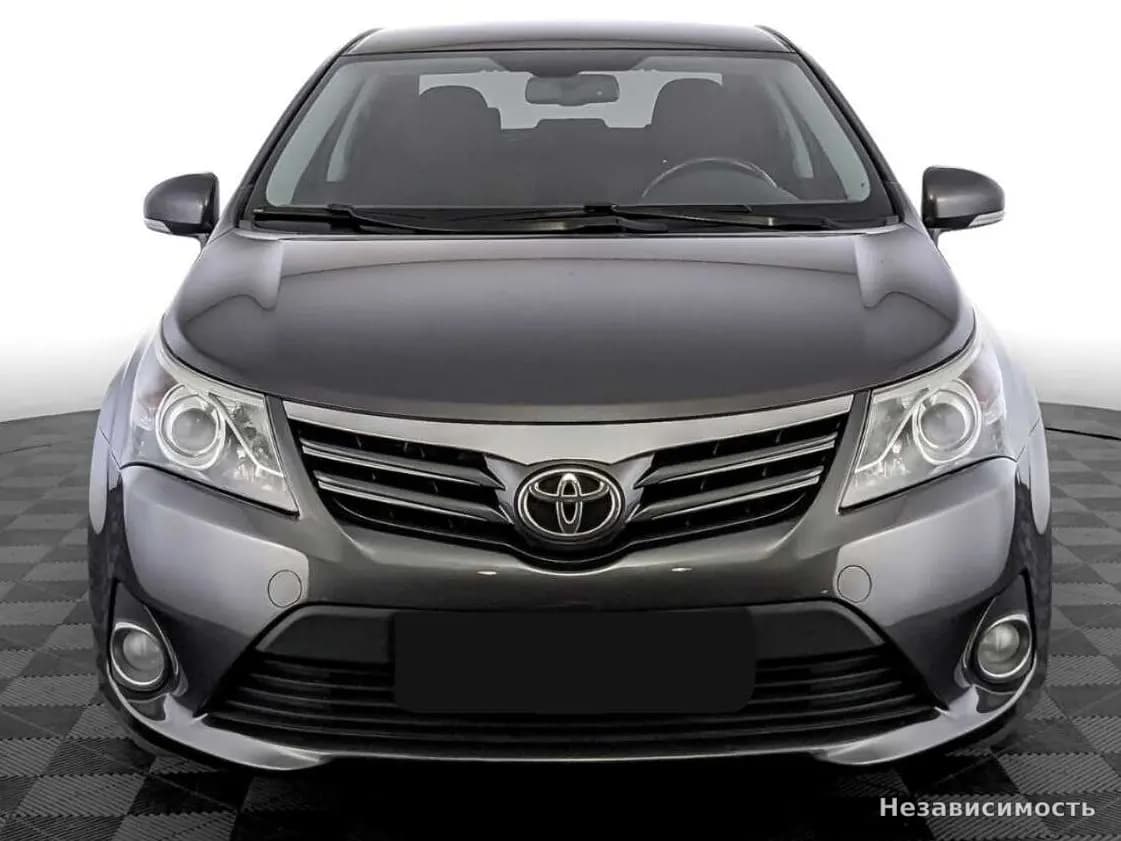Toyota Avensis 2012 с пробегом — фото 2