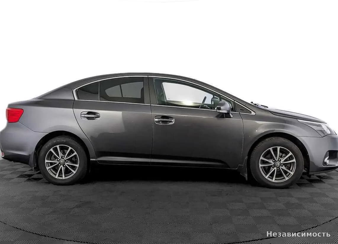 Toyota Avensis 2012 с пробегом — фото 4