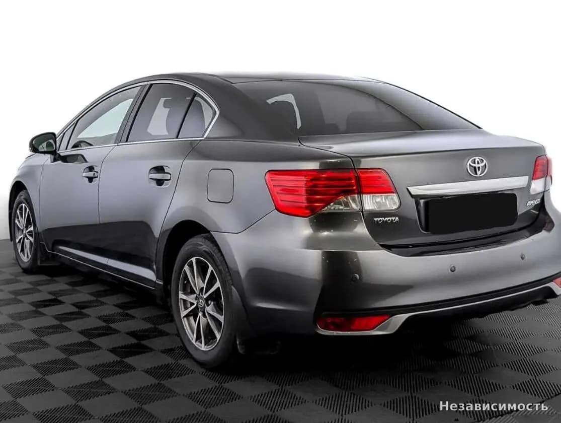 Toyota Avensis 2012 с пробегом — фото 7