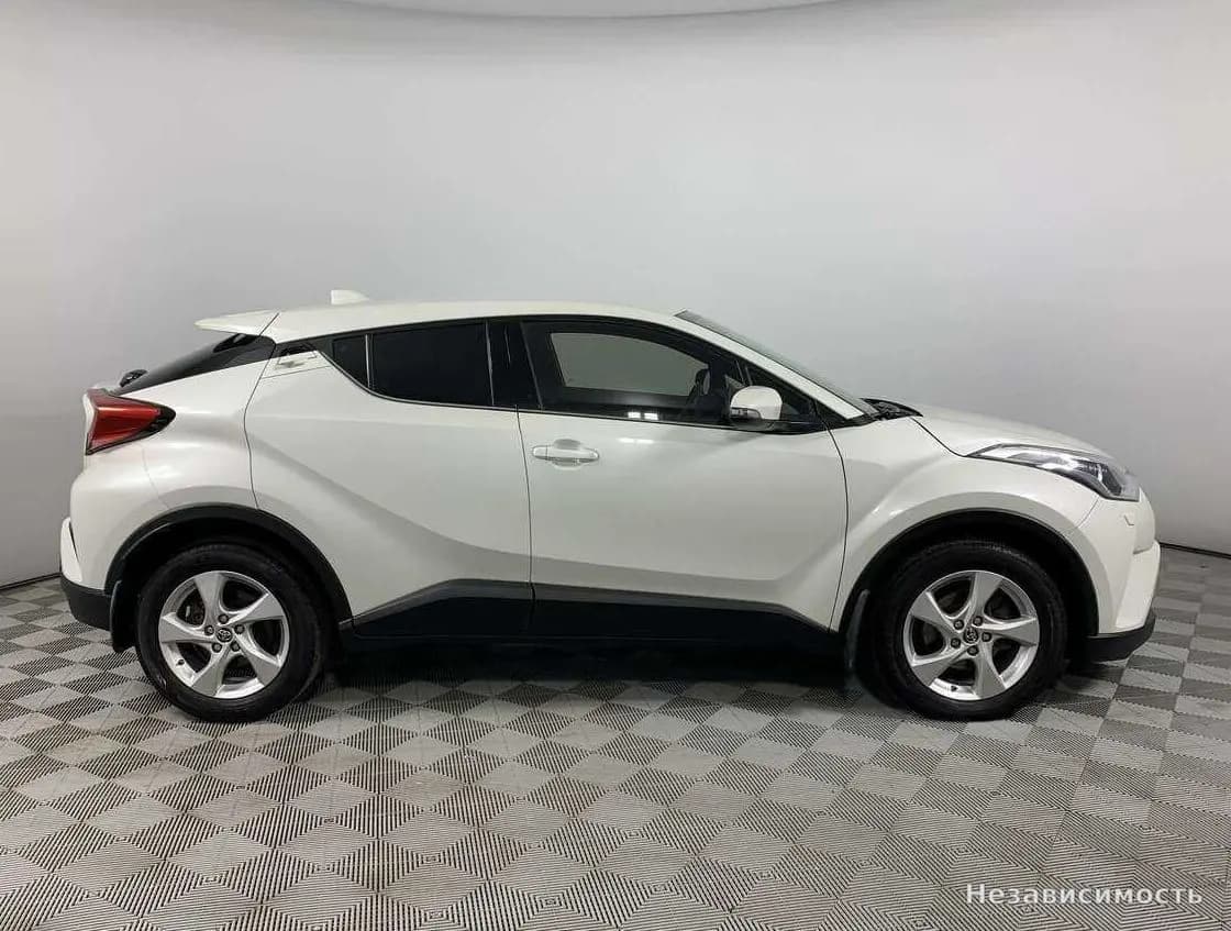 Toyota C-HR 2019 с пробегом — фото 4