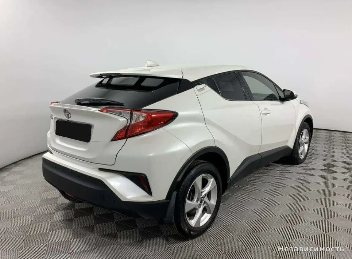 Toyota C-HR 2019 с пробегом — фото 5