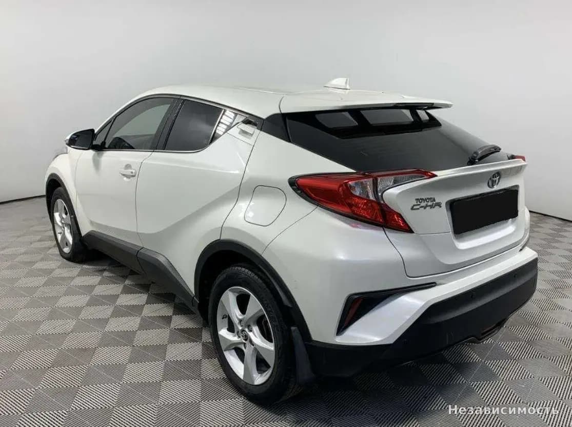 Toyota C-HR 2019 с пробегом — фото 7